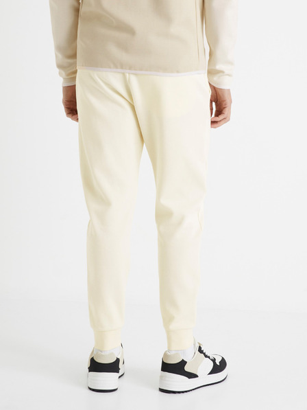 Celio Κρεμ ανδρική φόρμα Celio Donewyoke