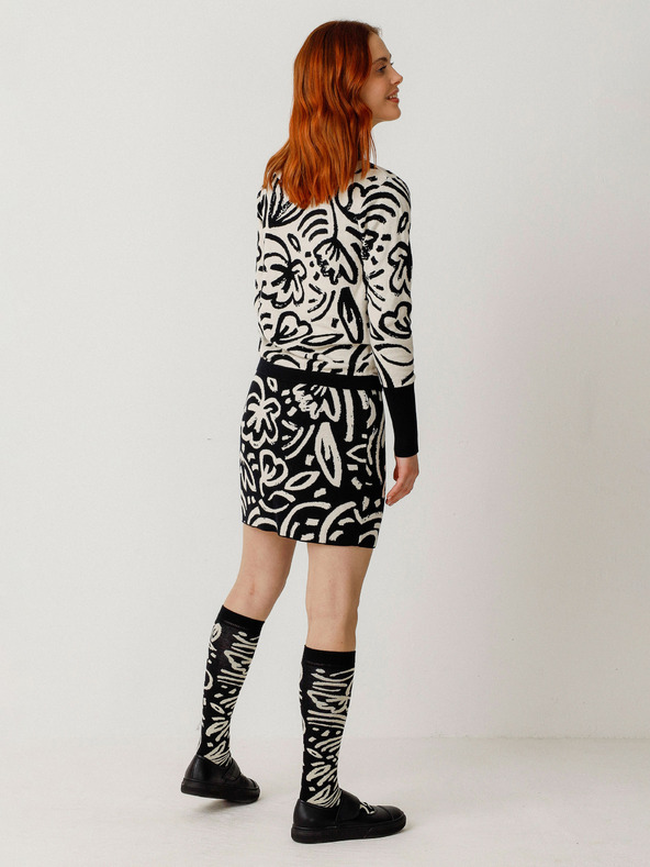 SKFK SKFK Suéter Dunixe Γυναικείο πουλόβερ με λουλούδια σε μαύρο και κρεμ χρώμα