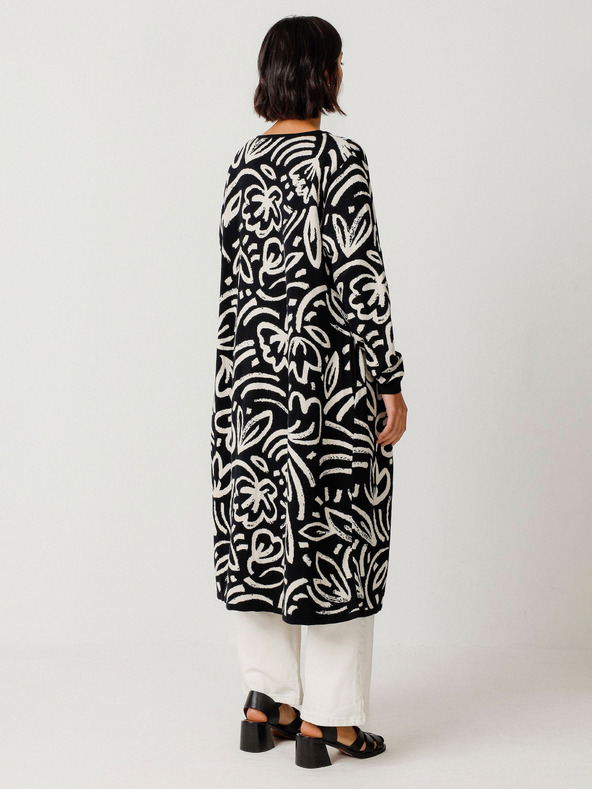 SKFK SKFK Suéter Kasandra Γυναικεία ζακέτα με λουλούδια σε κρεμ και μαύρο χρώμα