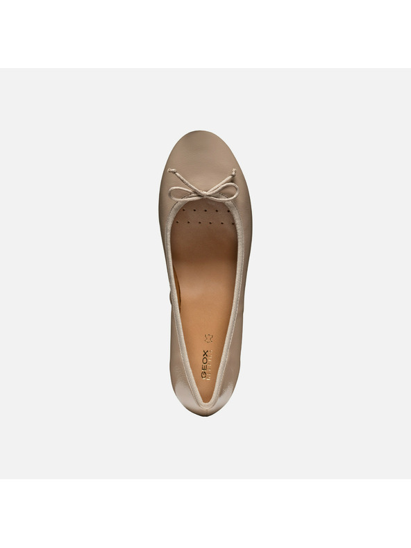Geox Μπεζ γυναικεία παπούτσια με τακούνι Geox Floretia